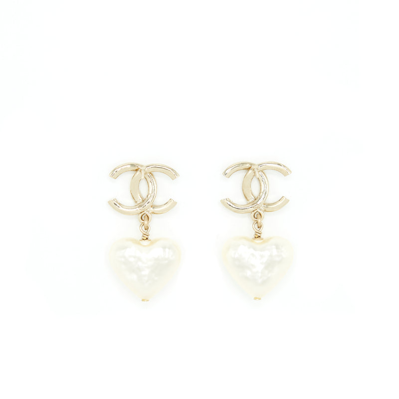 Chanel CC And Heart Earring Light Gold Tone