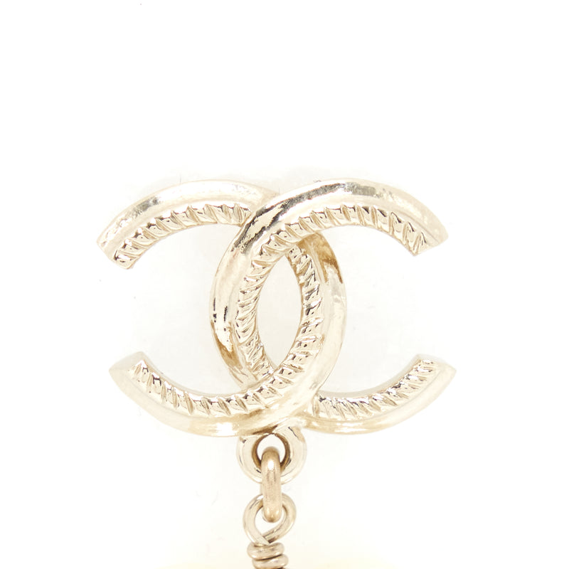 Chanel CC And Heart Earring Light Gold Tone