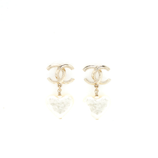 Chanel CC And Heart Earring Light Gold Tone