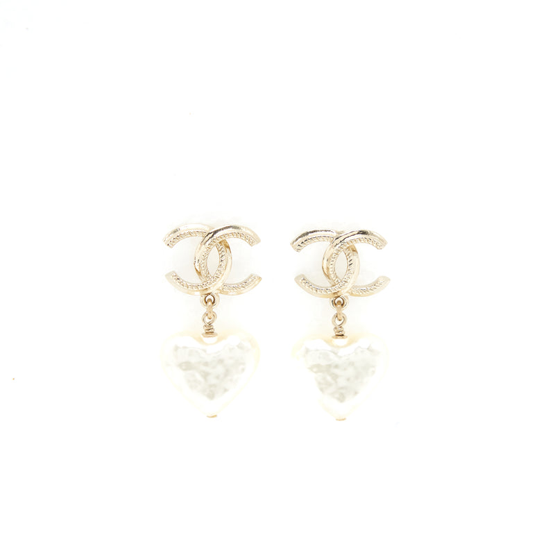 Chanel CC And Heart Earring Light Gold Tone