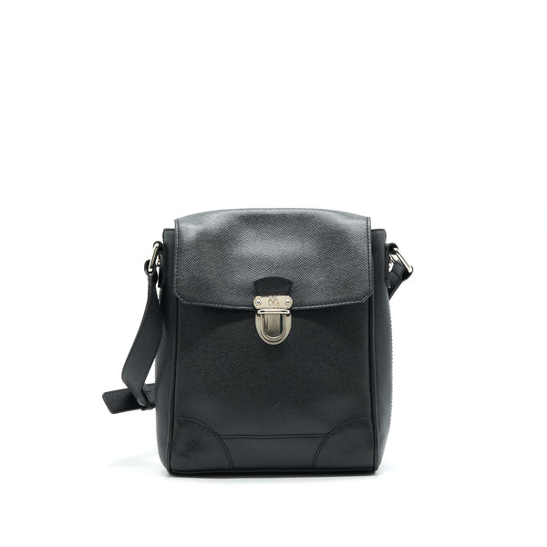 louis vuitton men's Messenger Bag in black