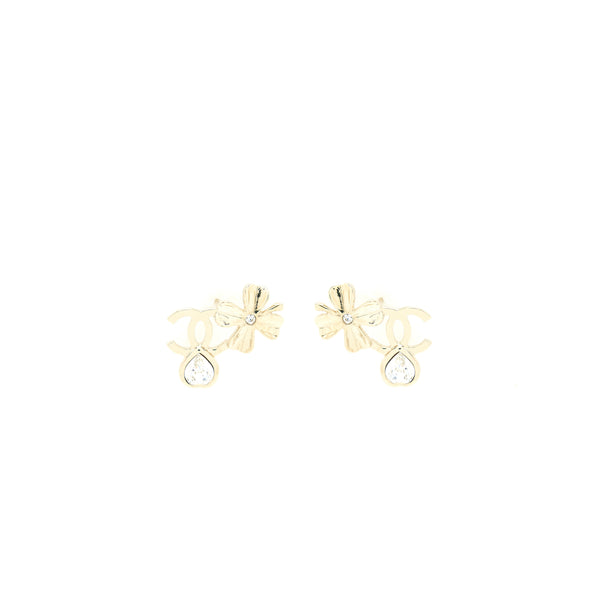 Chanel 22S CC Logo And Clover Earrings Light Gold Tone