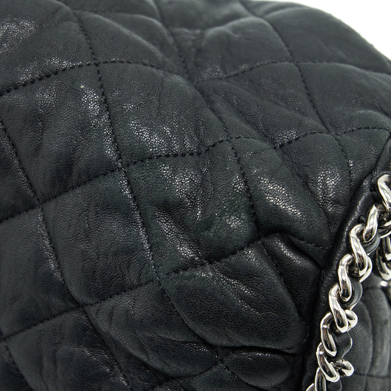 Chanel quilted leather with Chain Shoulder Bag Black SHW