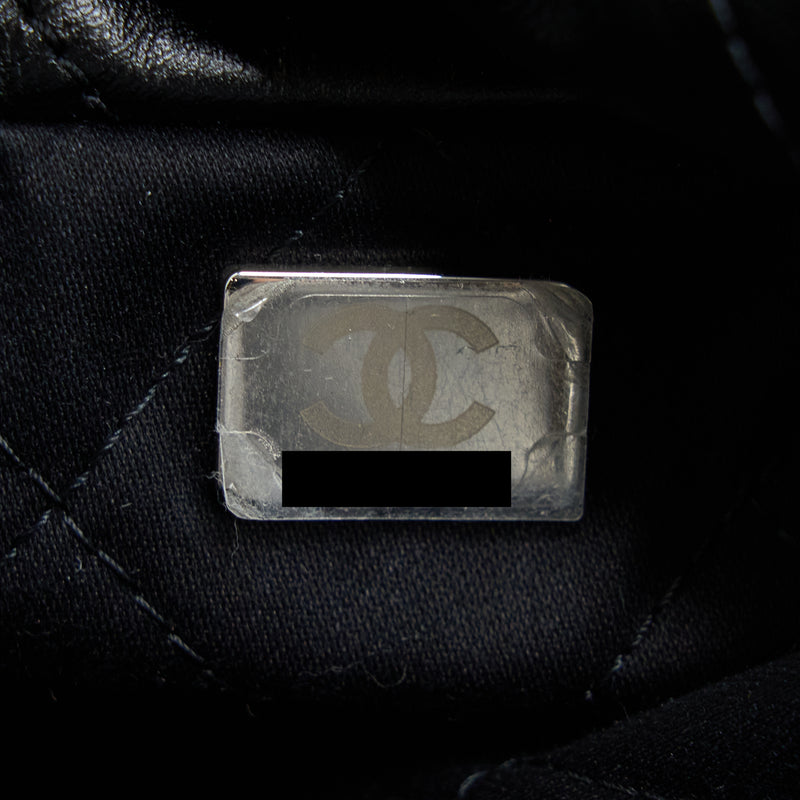 Chanel Small 22 Bag Calfskin Black SHW(Microchip)