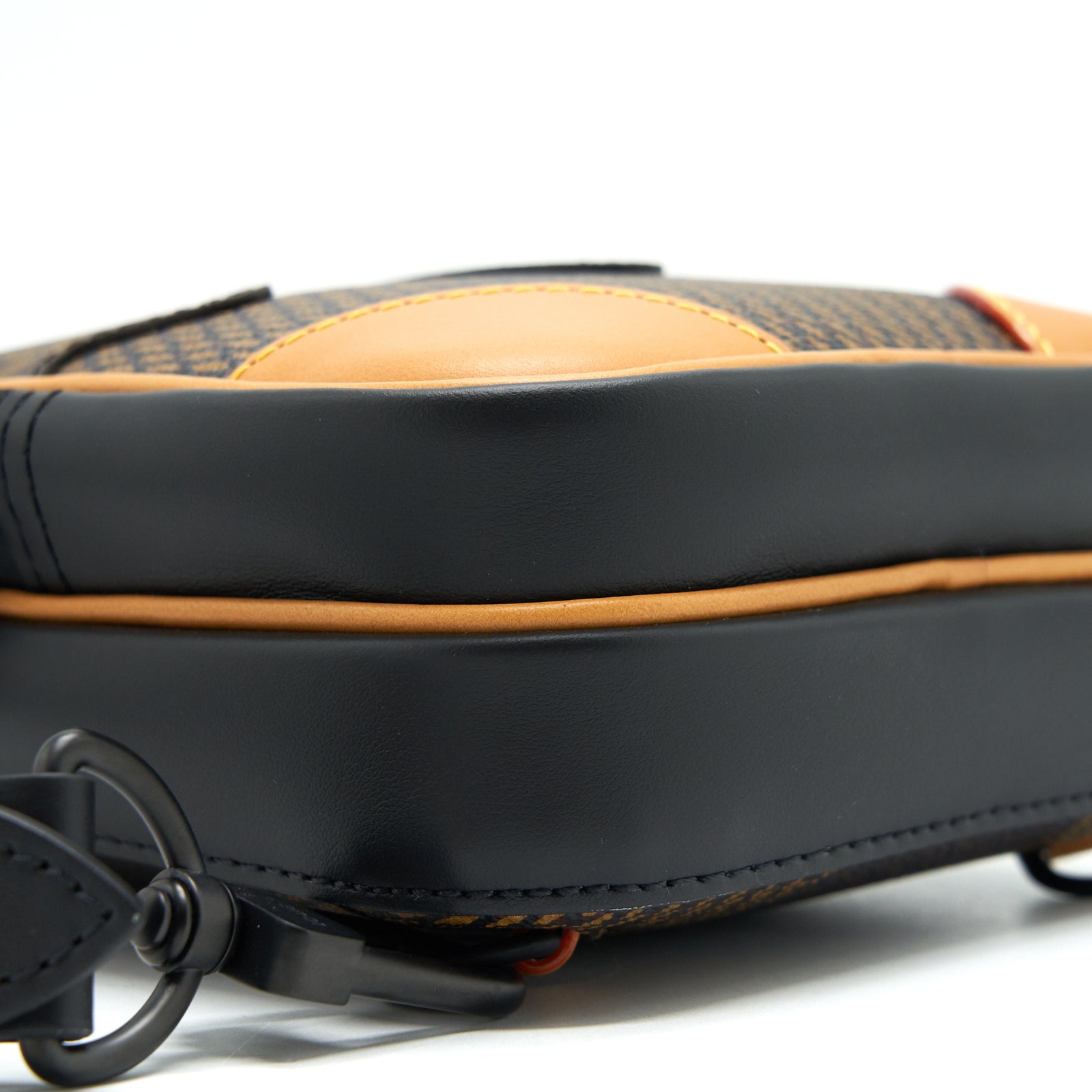 バッグ Louis Vuitton x Nigo Amazone Sling Bag Louis Vuitton × Nigo Amazone Sling Bag – Luxury Helsinki