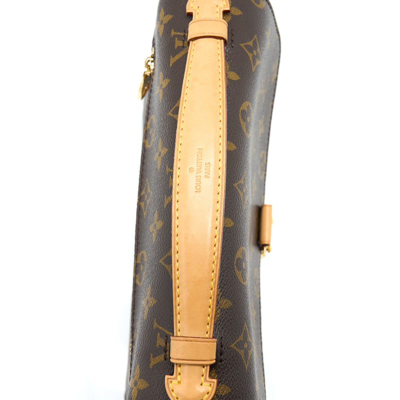 Louis Vuitton Pochette Métis Monogram Canvas GHW