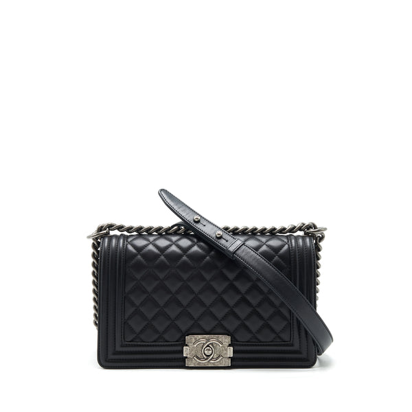 Chanel medium boy black Lambskin Ruthenium SHW