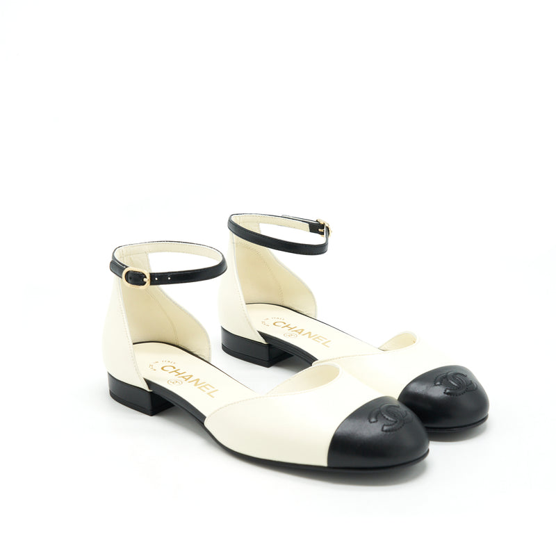 Chanel Size 37 Open Flat Shoes Lambskin Ivory / Black