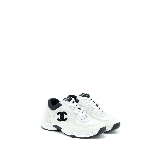 Chanel Size 37 CC Logo Sneaker Calfskin/Suede Black/White