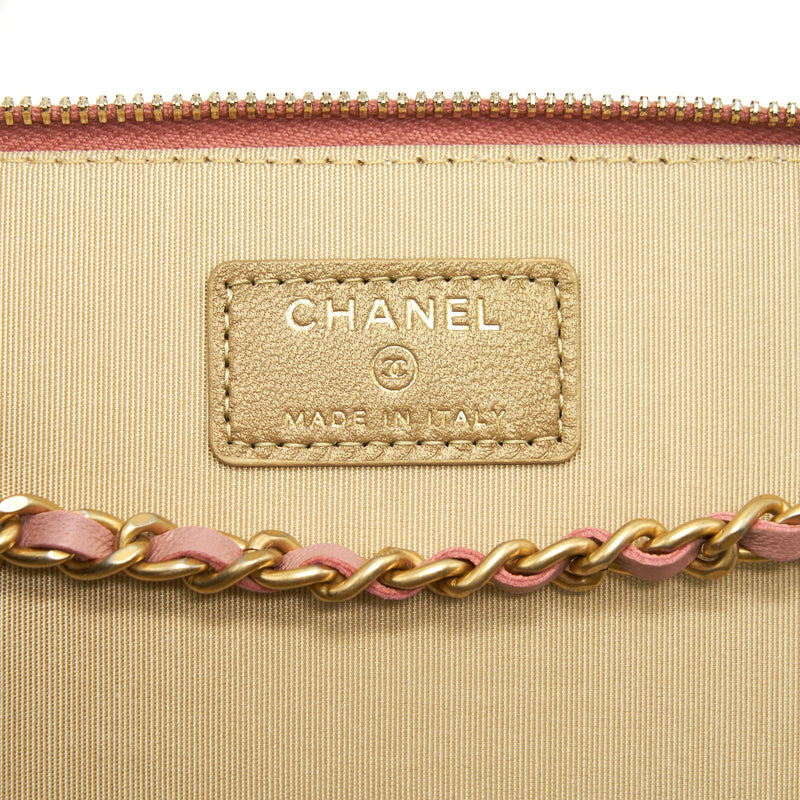 Chanel 21B pearl Crush rectangular Vanity with Chain Dark Pink
