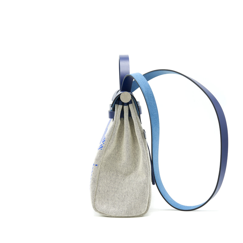 Hermes Herbag Zip 31 Toile H EN Relief Brides Saphir Stamp Z