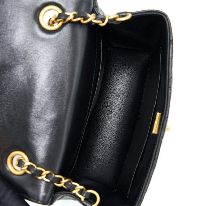 Chanel 22K Retro Classic New Square Flap Bag Goatskin Black with GHW (Microchip)