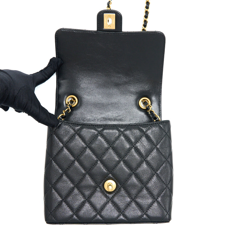 Chanel 22K Retro Classic New Square Flap Bag Goatskin Black with GHW (Microchip)
