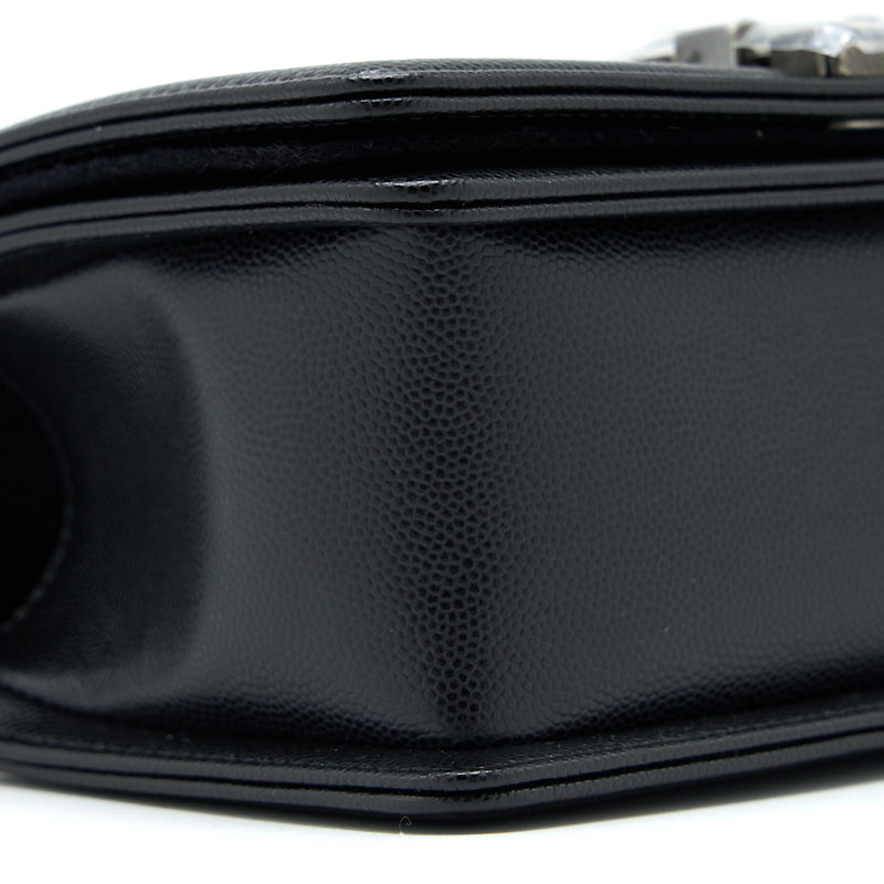 Chanel Small Boy Bag Caviar Black Ruthenium SHW (Microchip)