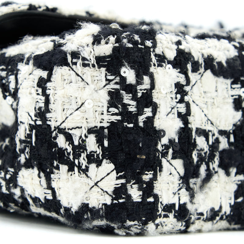 Chanel Classic Double Flap Bag Tweed Black/White SHW