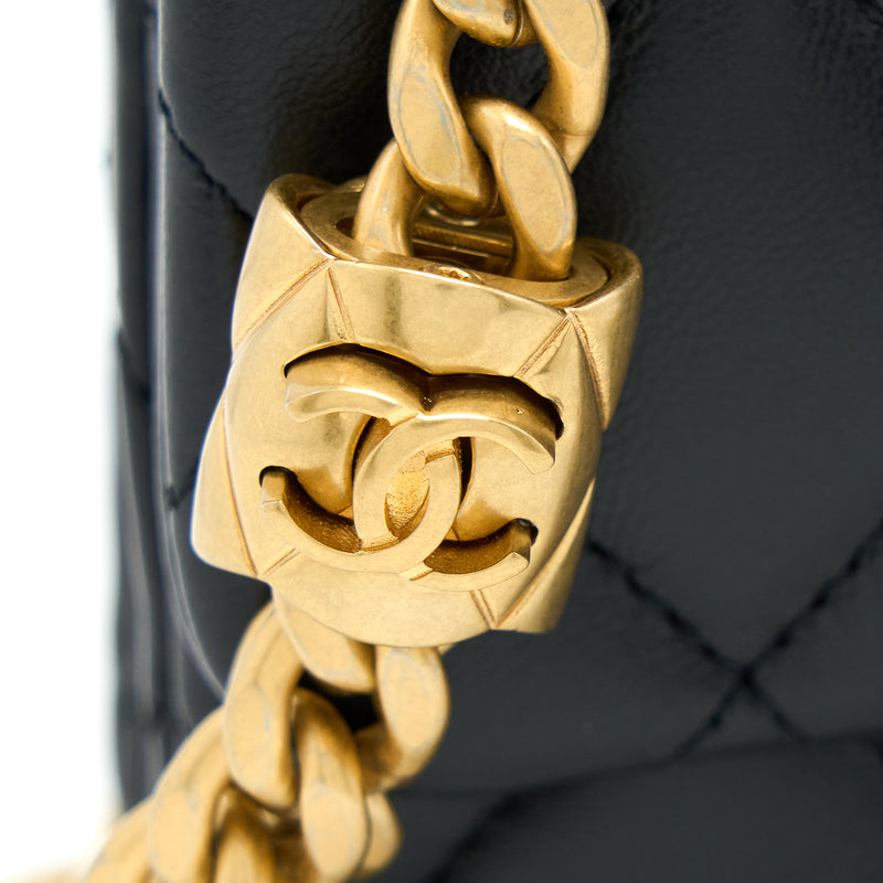 Chanel 22K Gold Pillar Adjustment Chain Flap Bag Lambskin Black GHW (Microchip)