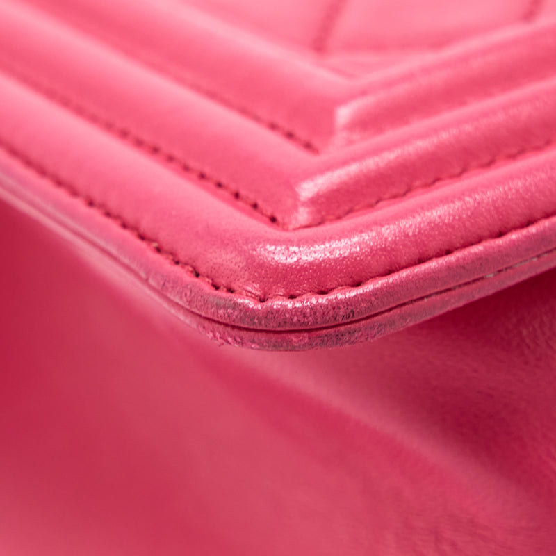 Chanel Medium Boy Bag Lambskin Pink GHW