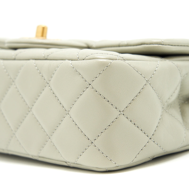 Chanel 22C light Pearl Crush mini Flap Bag Lambskin light Grey GHW (microchip)