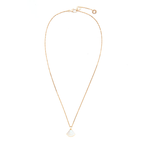 Bvlgari Diva`s Dream Necklace Mother of Pearl with Diamond Rose Gold