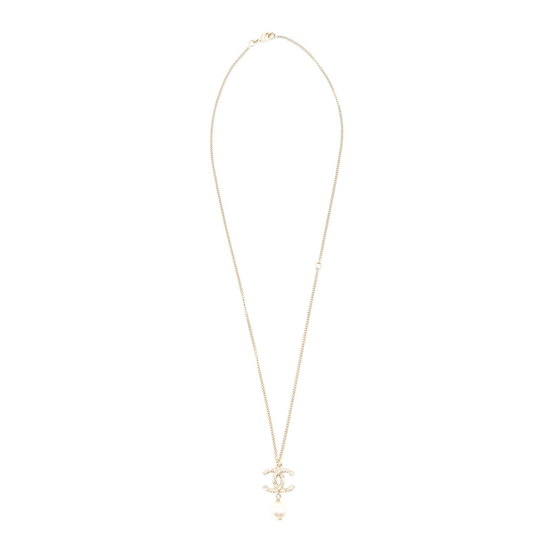 Chanel CC logo Necklace with Pearl