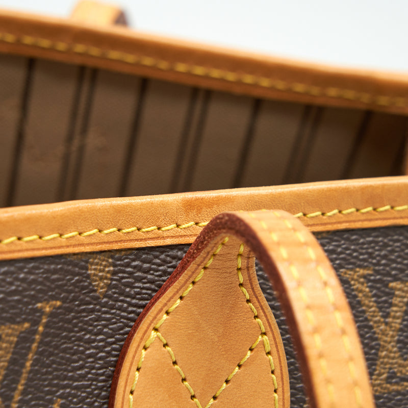 Louis Vuitton Neverfull Monogram Initials