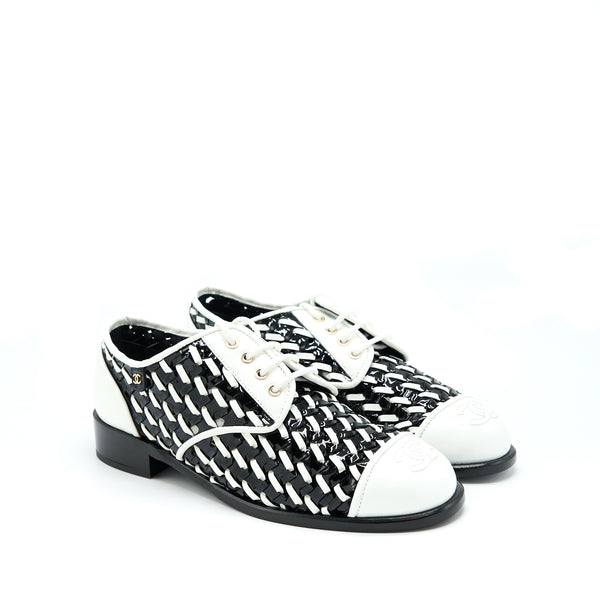 Chanel Size 39 Patent Black/White Loafer