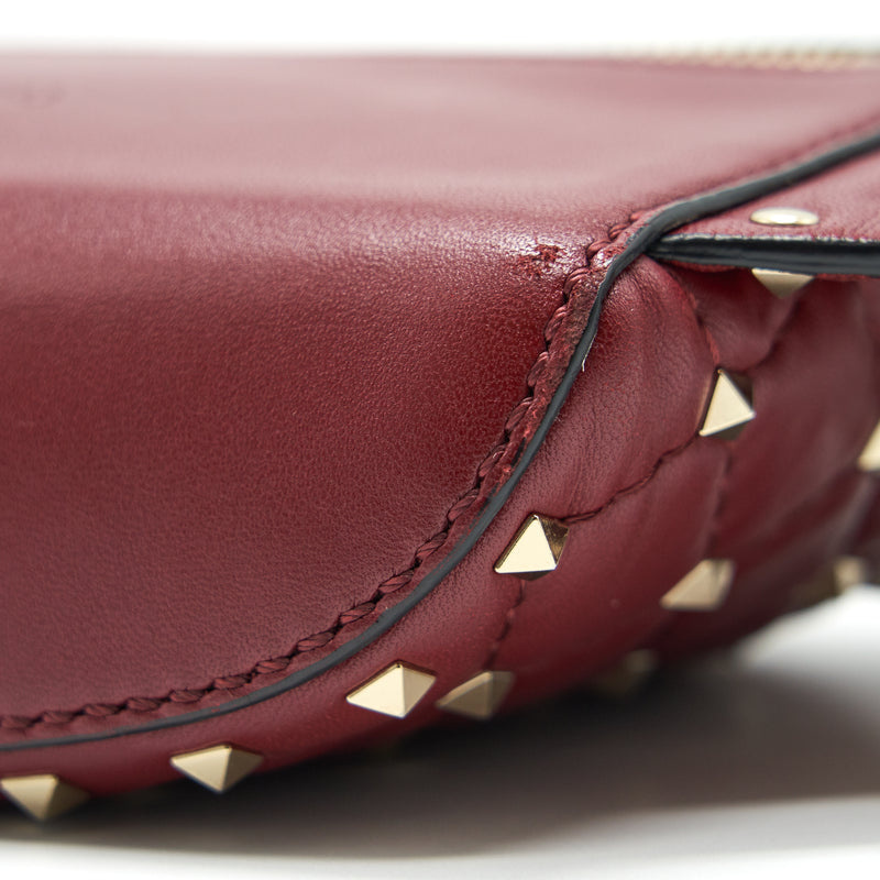 VALENTINO Rockstud Spike Quilted-leather Belt Bag Burgundy 95cm