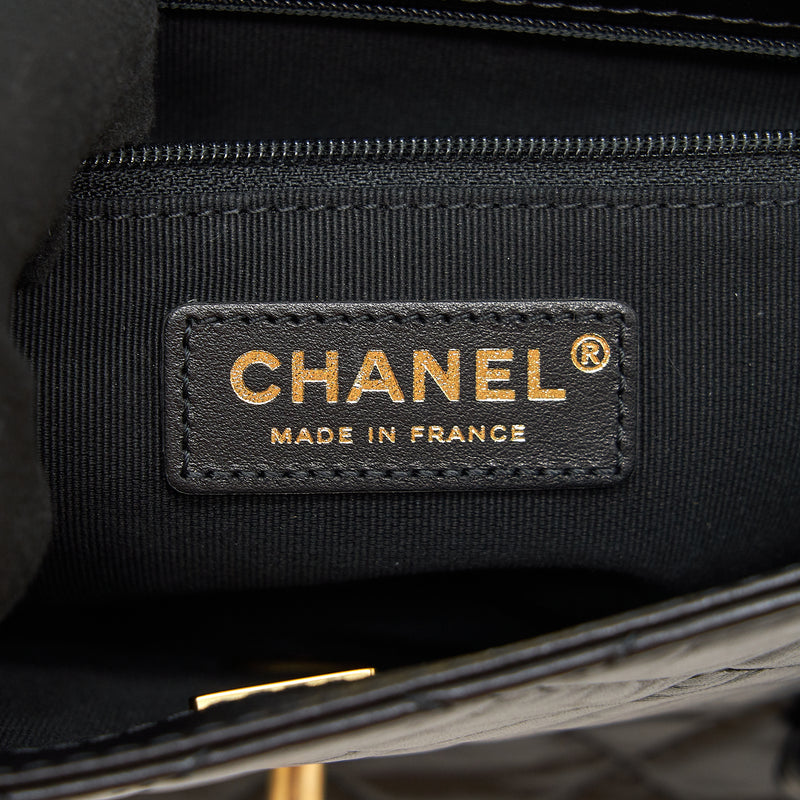 Chanel 21B Messenger Bag Calfskin Black GHW