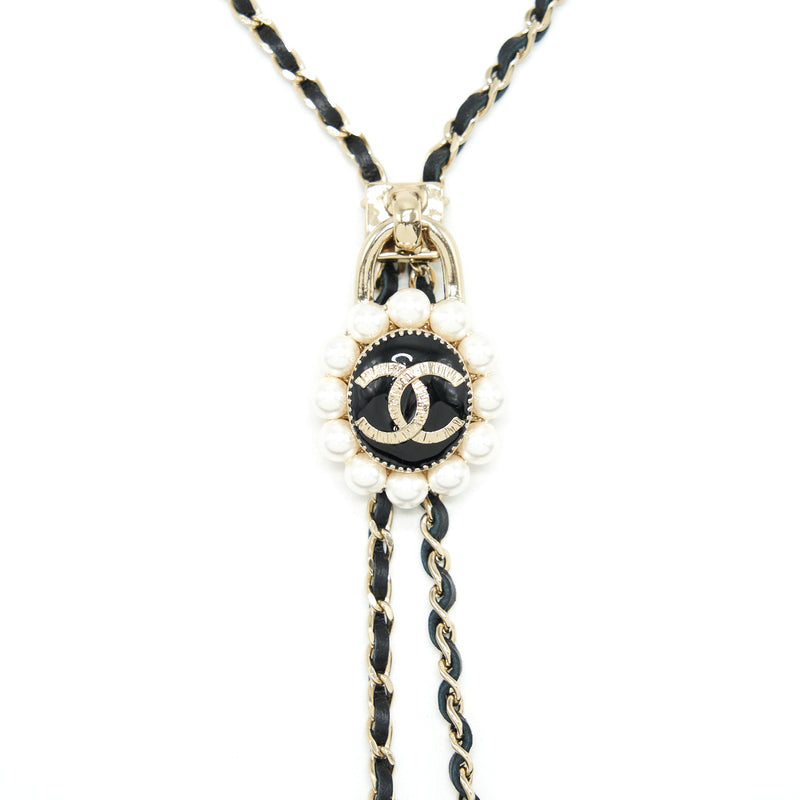 Chanel CC logo and Pearl lock necklace