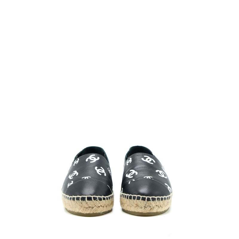 Chanel Size 37 Small CC Logos Espadrilles Black / White