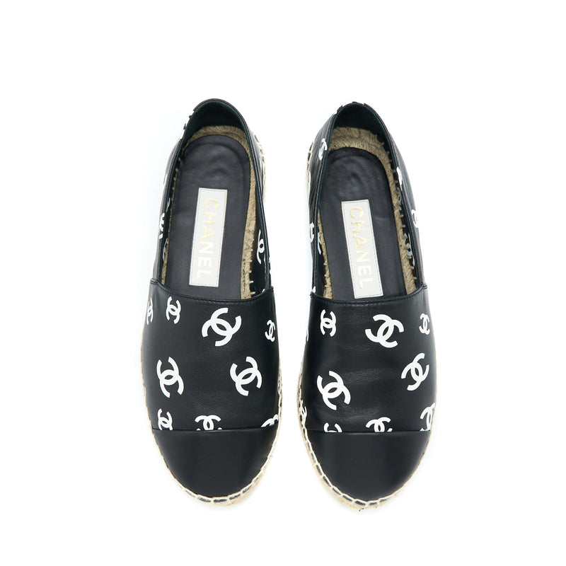Chanel Size 37 Small CC Logos Espadrilles Black / White