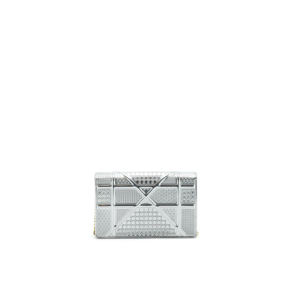 DIOR DIORAMA WALLET ON CHAIN IN METALLIC SILVER GHW