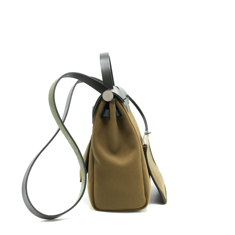 Hermes Herbag 31 Retourne Toile Officer Vert Olive/Khaki SHW Stamp Y