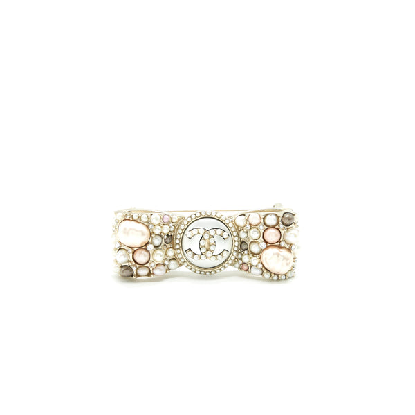 Chanel 21V Pearly Bow Brooch