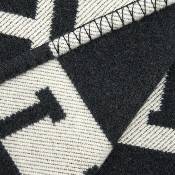 Hermes avalon Throw Blanket Noir
