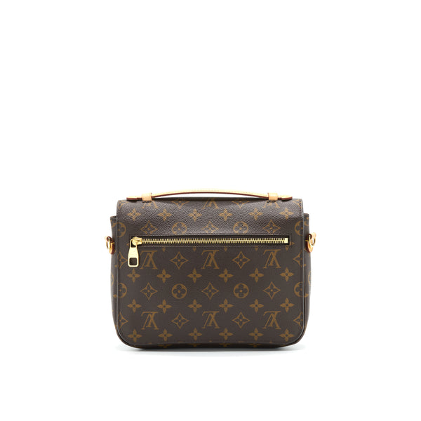 LOUIS VUITTON Pochette Metis Monogram Canvas