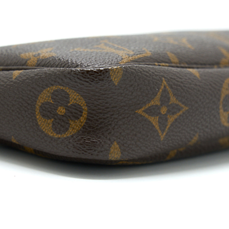 Louis Vuitton Pochette Accessories Monogram Canvas GHW