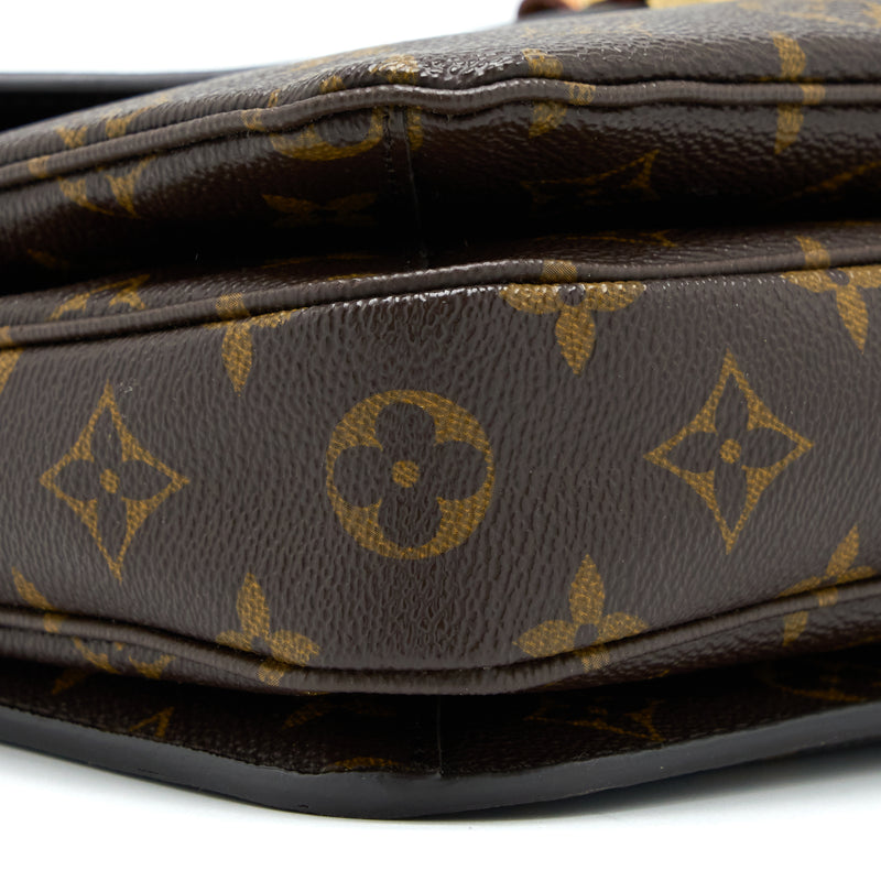 Louis Vuitton Pochette Metis Monogram Canvas GHW