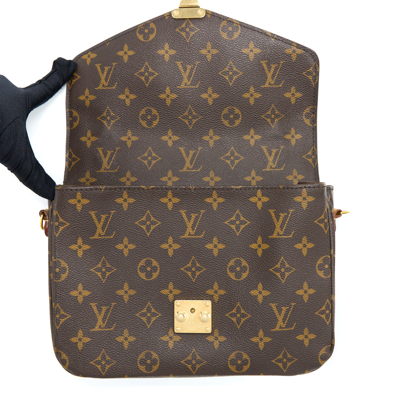 Louis Vuitton Pochette Metis Monogram Canvas GHW