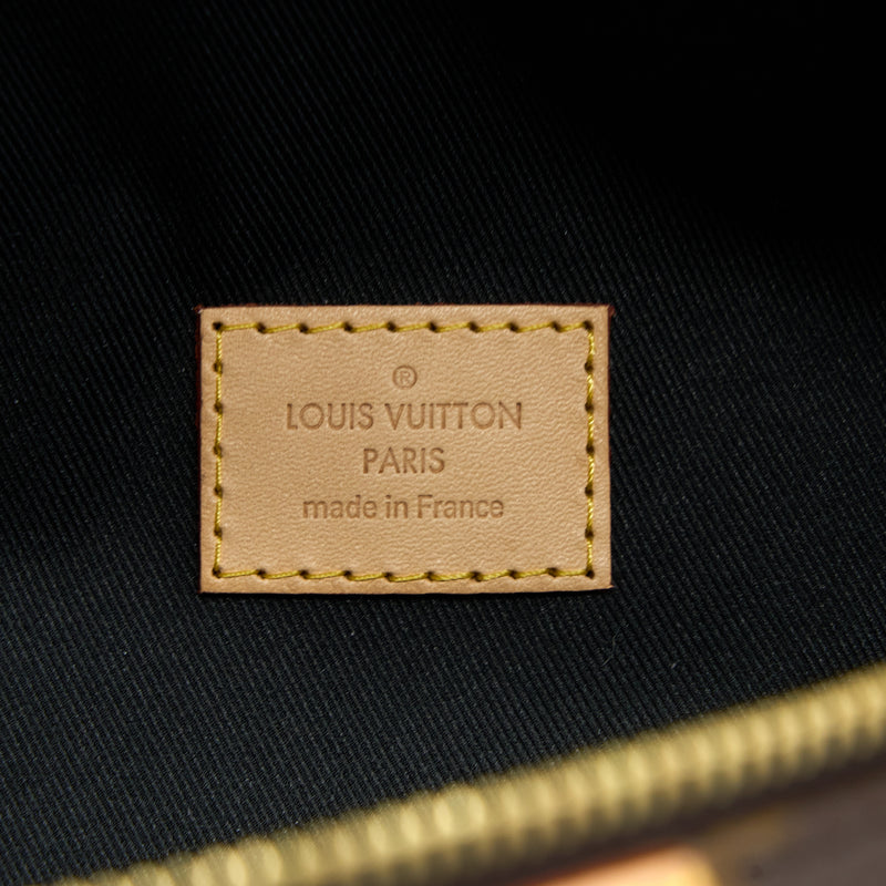  Louis Vuitton bumbag Canvas Replica Made in Turkey