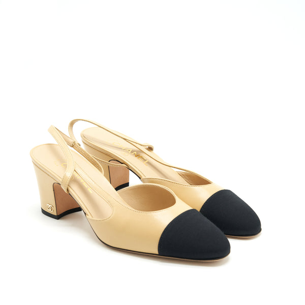 Chanel size 39 Slingback Pumps Beige / Black