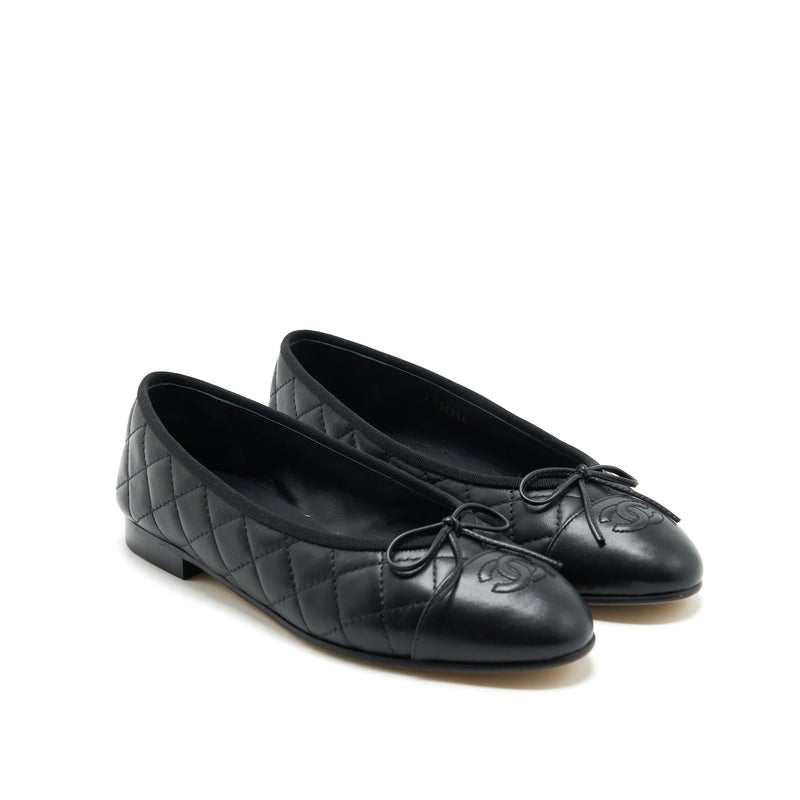 Chanel Ballet Flats Silver Leather Silvery ref.987426 - Joli Closet