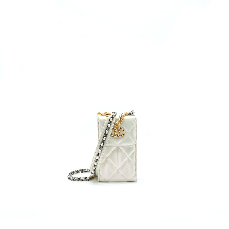 Chanel 19 Phone case with Chain iridescent White