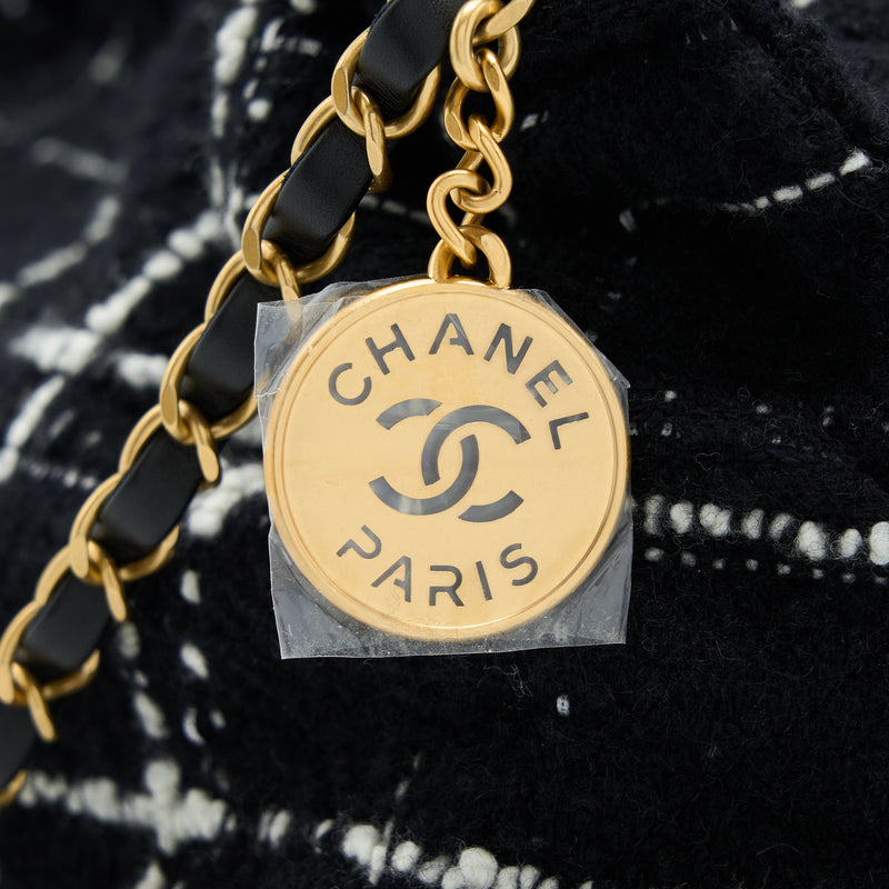 Chanel Medium 22 Bag Tweed Multicolour GHW(Microchip)