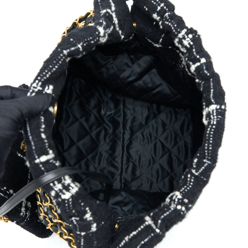 Chanel Medium 22 Bag Tweed Multicolour GHW(Microchip)