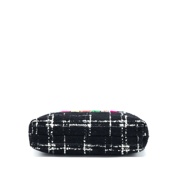 Chanel Medium 22 Bag Tweed Multicolour GHW(Microchip)