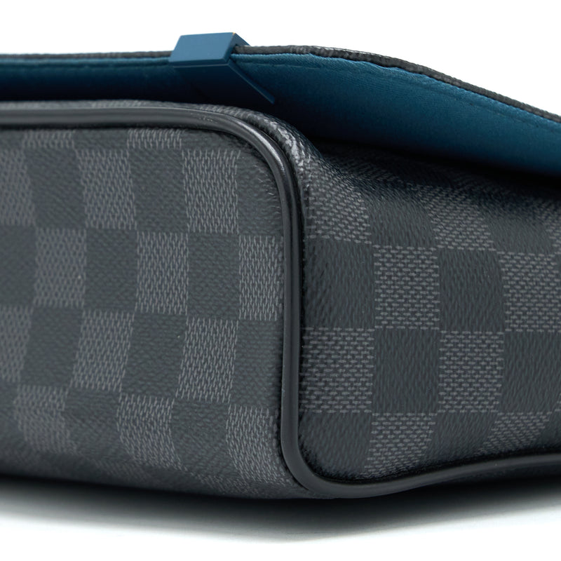 Louis Vuitton Messenger Bag Damier Graphite SHW