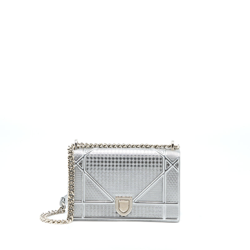 Dior Medium Diorma Bag In Metallic Silver SHW