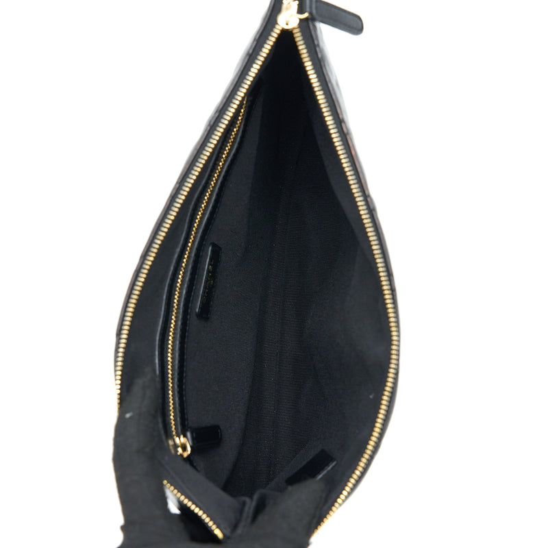Chanel O-Case Pouch Pearl/Aged Calfskin Black LGHW