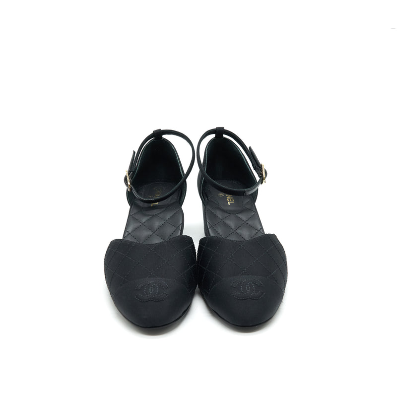Chanel Size 38 Black Low Heel Pumps